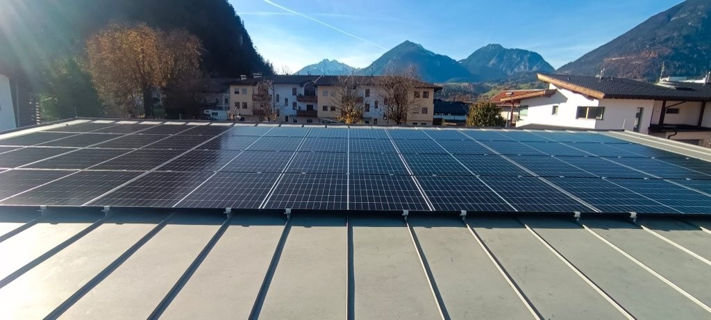 Gewerbeanlage 25 kWp Strass i. Z.